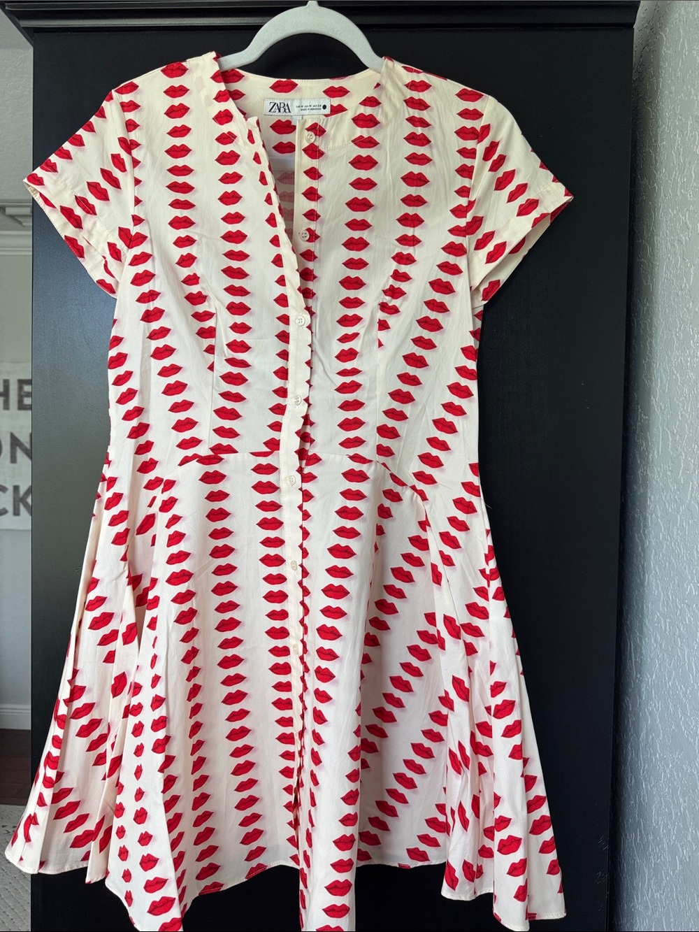 Zara Cream Mini Dress with Red Lip Print, Button-Front (never worn)